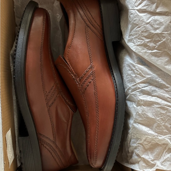 Rockport Men\'s Chestnut Slip-On Loafers
